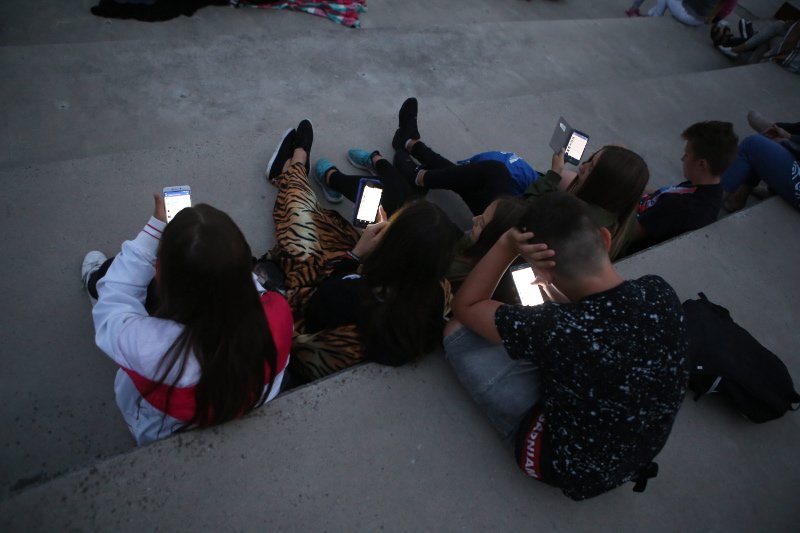 Pokolenie Z, czy też XD nie wyobraża sobie życia bez internetu.