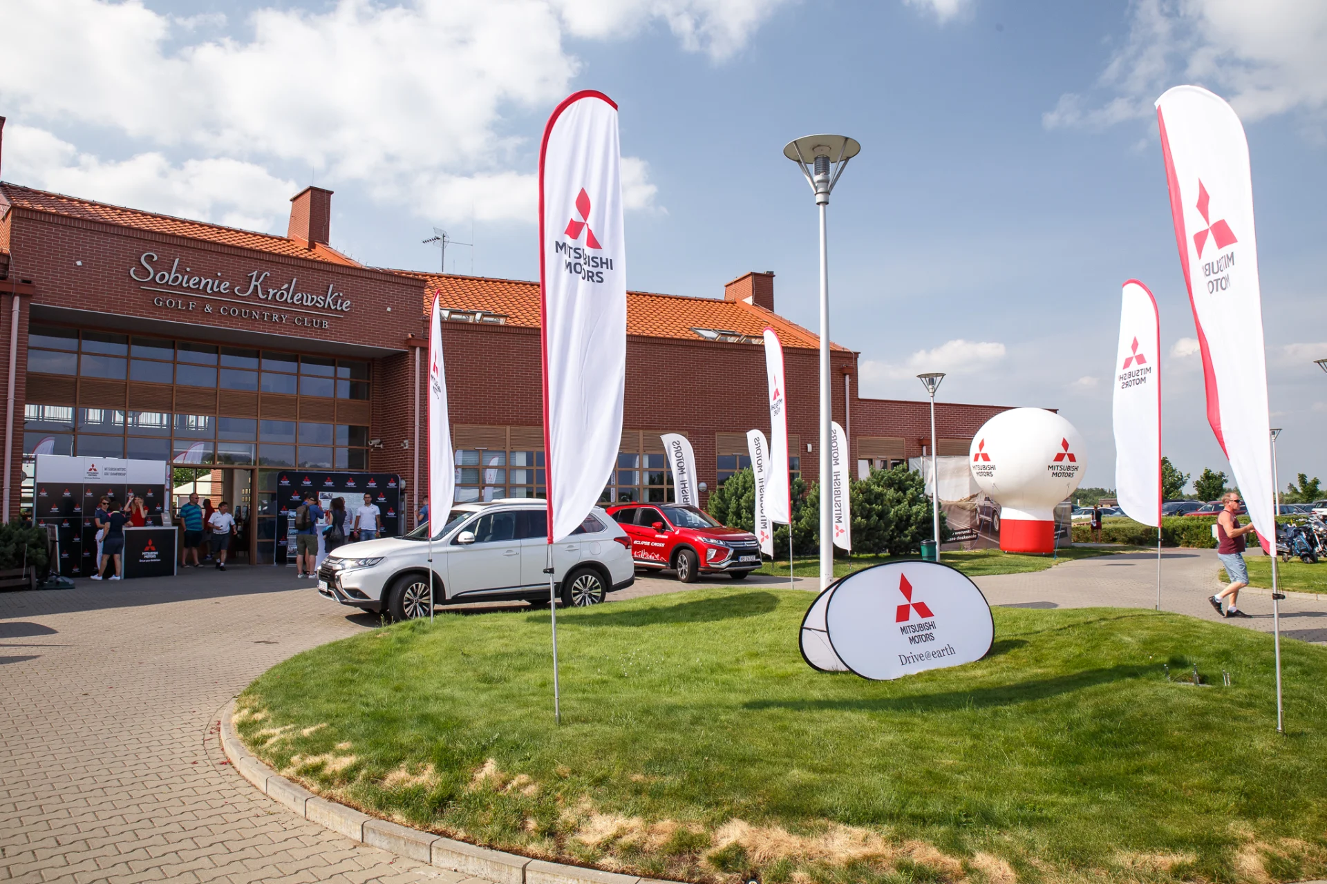 Podczas zawodów goście testowali samochody marki Mitsubishi