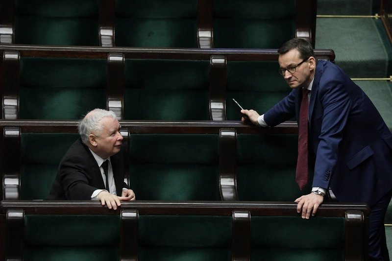 Rząd PiS skrytykowany w rezolucji PE za planowanie wyborów w czasie pandemii.
