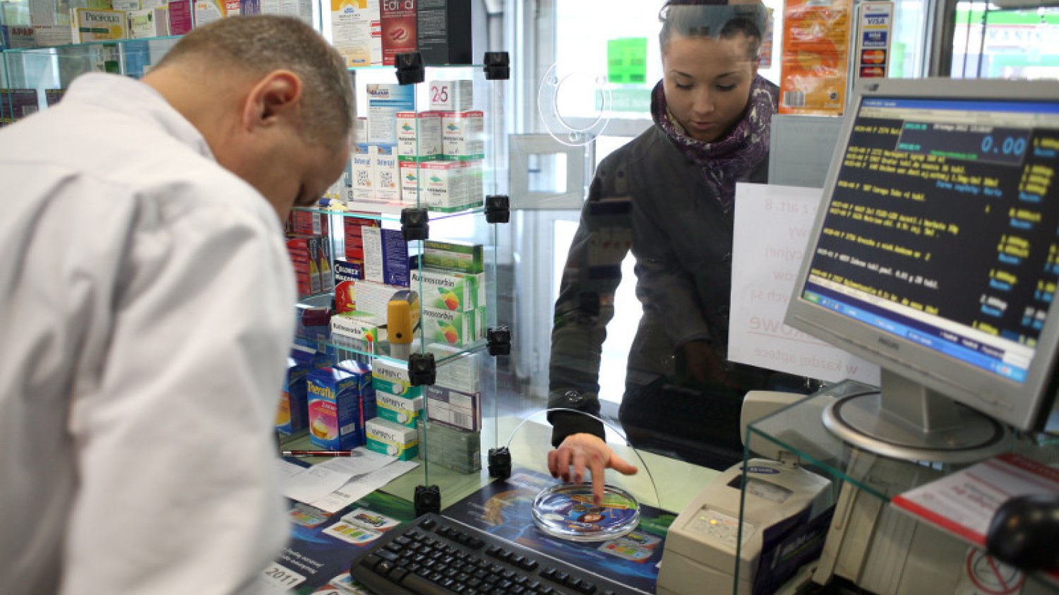 Najbezpieczniej jest kupować leki w aptece.
