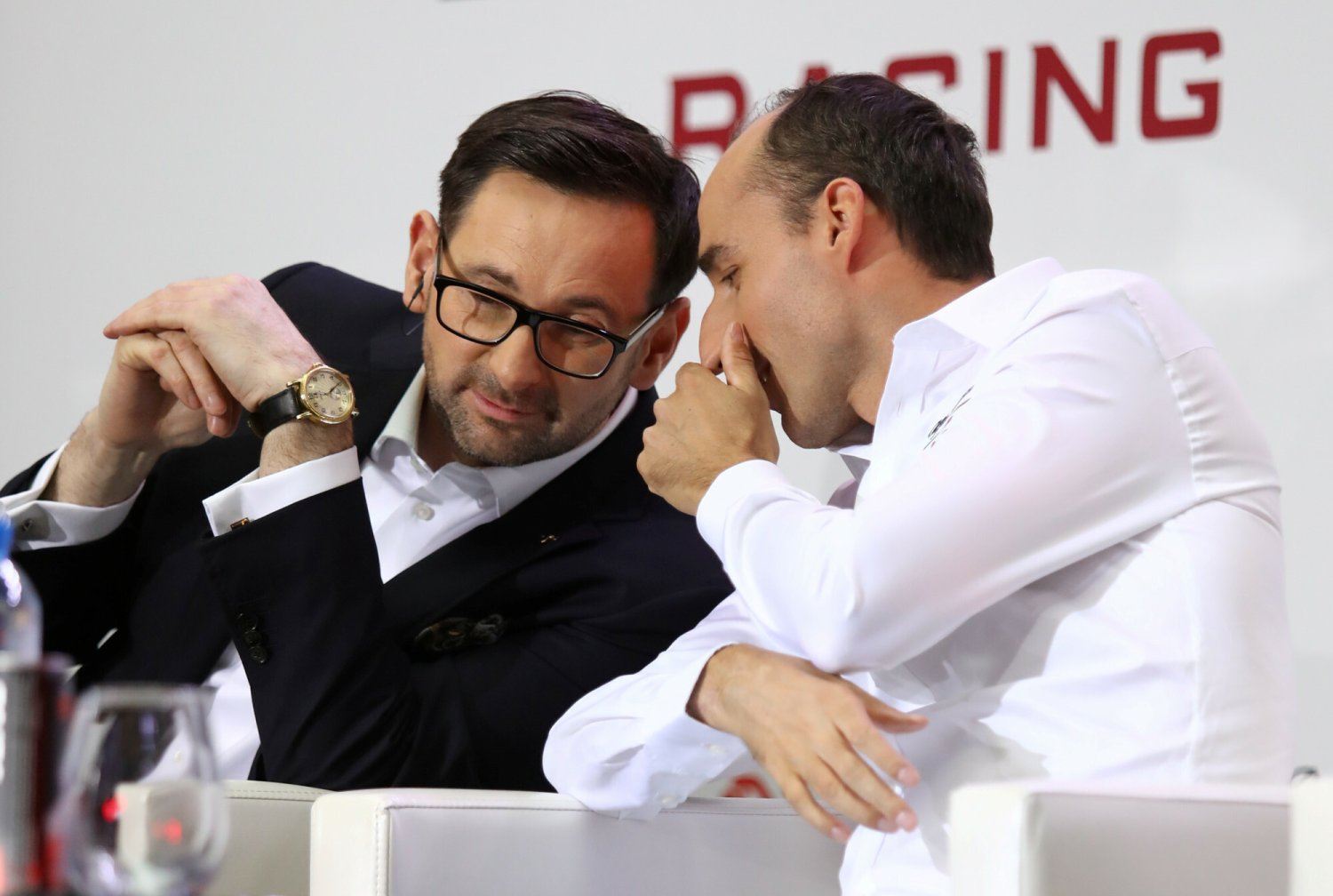 Robert Kubica może liczyć na Daniela Obajtka i wsparcie PKN Orlen w walce o F1. Robert Kubica może liczyć na Daniela Obajtka i wsparcie PKN Orlen w walce o F1.