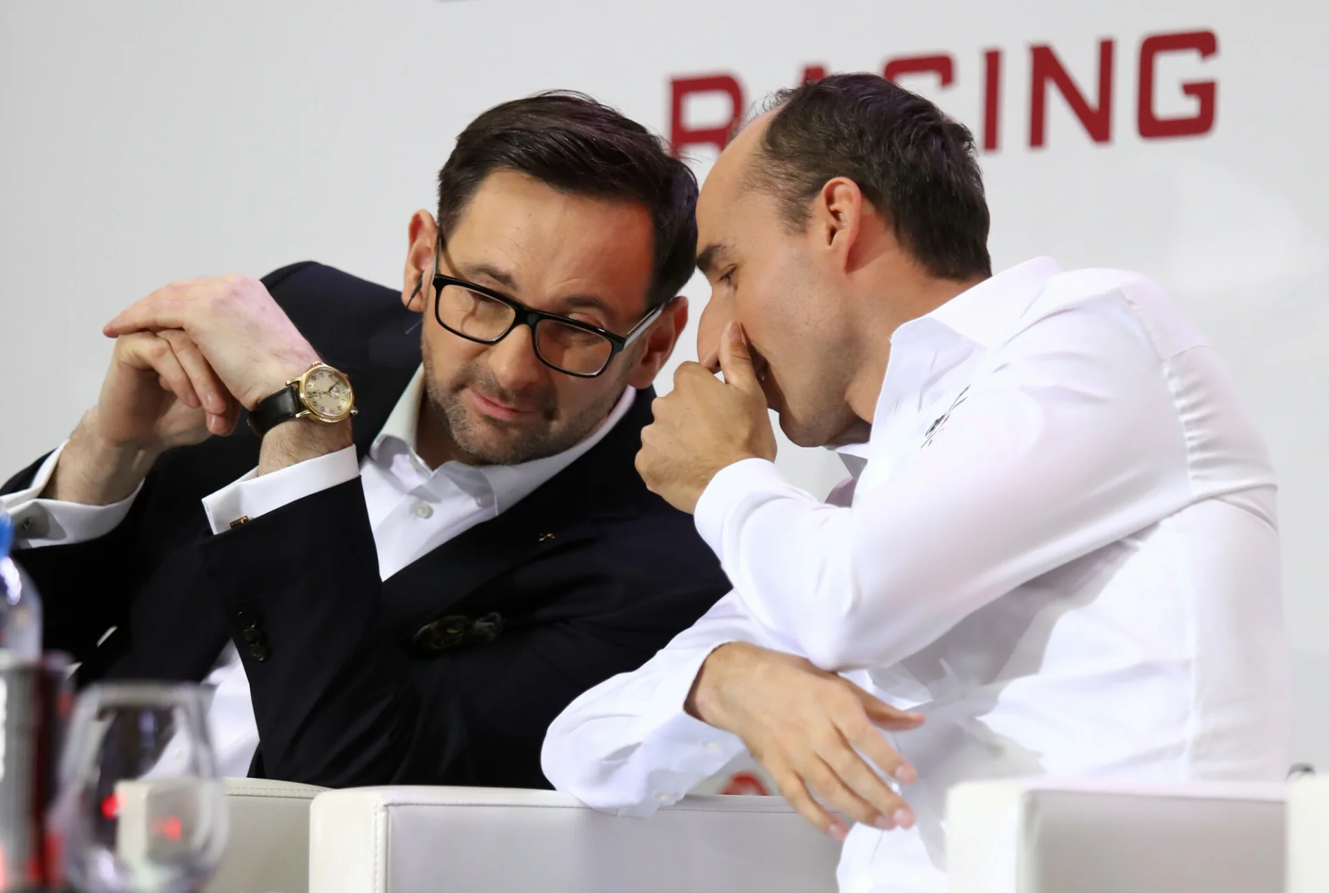Robert Kubica może liczyć na Daniela Obajtka i wsparcie PKN Orlen w walce o F1. Robert Kubica może liczyć na Daniela Obajtka i wsparcie PKN Orlen w walce o F1.