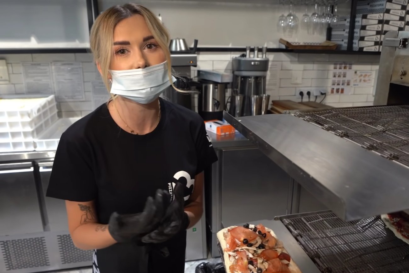 Wersow poszła do prawdziwej pracy na jeden dzień. Robiła pizzę w Krakowie