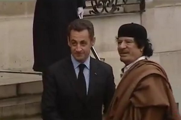 Sarkozy i Kadafi w Paryżu. Jeszcze jako przyjaciele