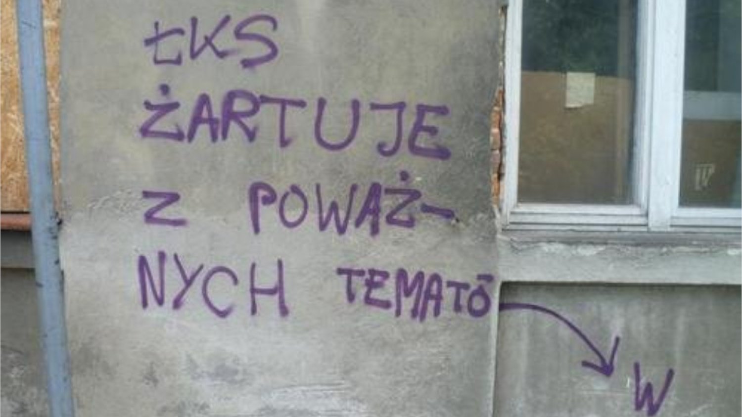 W Łodzi można znaleźć ciekawe napisy na murach.
