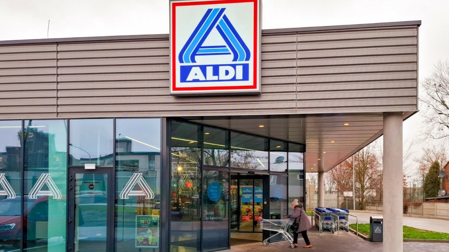Aldi wydało pilny komunikat. Te produkty mogą zagrażać zdrowiu. Aldi z pilnym komunikatem. Wycofuje te produkty ze sprzedaży.