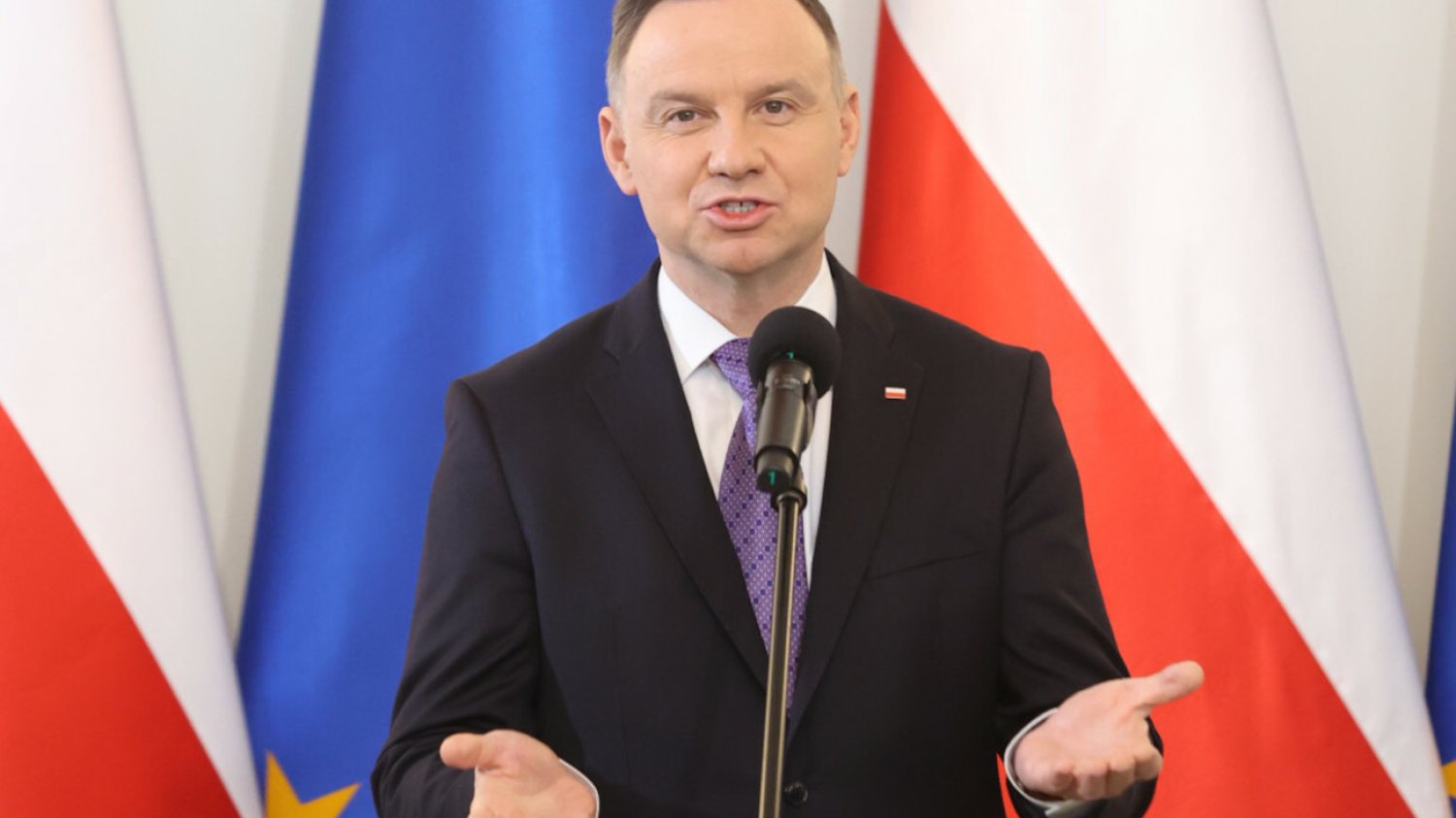 Duda nie widzi problemu w dotacjach dla organizacji proPiS. "No cóź".