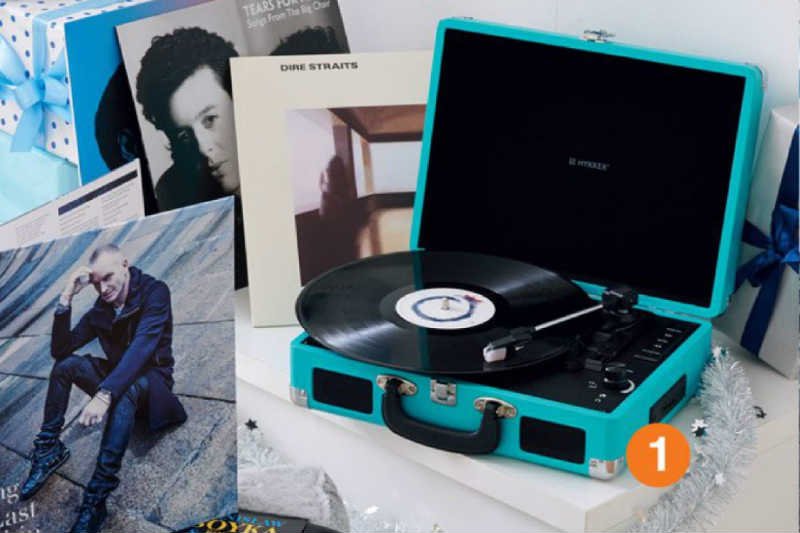 Biedronka będzie sprzedawać gramofony i płyty winylowe.