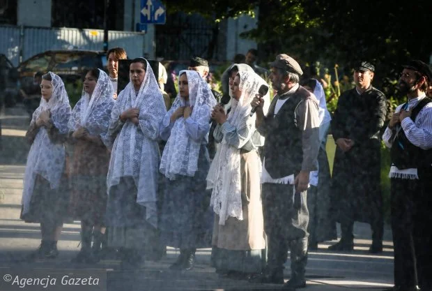 Ostatnie przedstawienia przed zakończeniem sezonu aktorzy Teatru Żydowskiego wystawili na placu Grzybowskim.