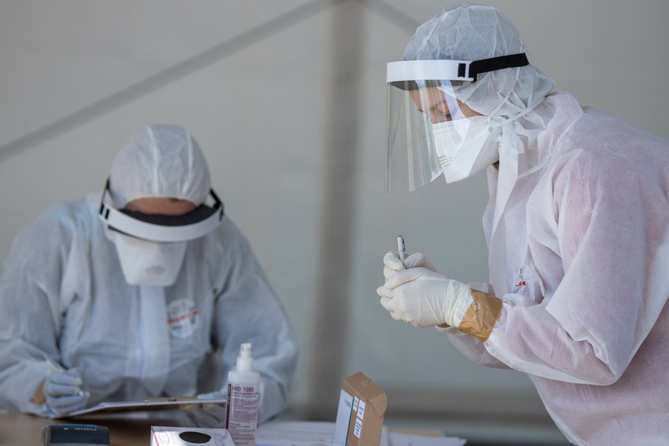 Ile zakażeń koronawirusem 16 marca? Nowy raport MZ o COVID-19.