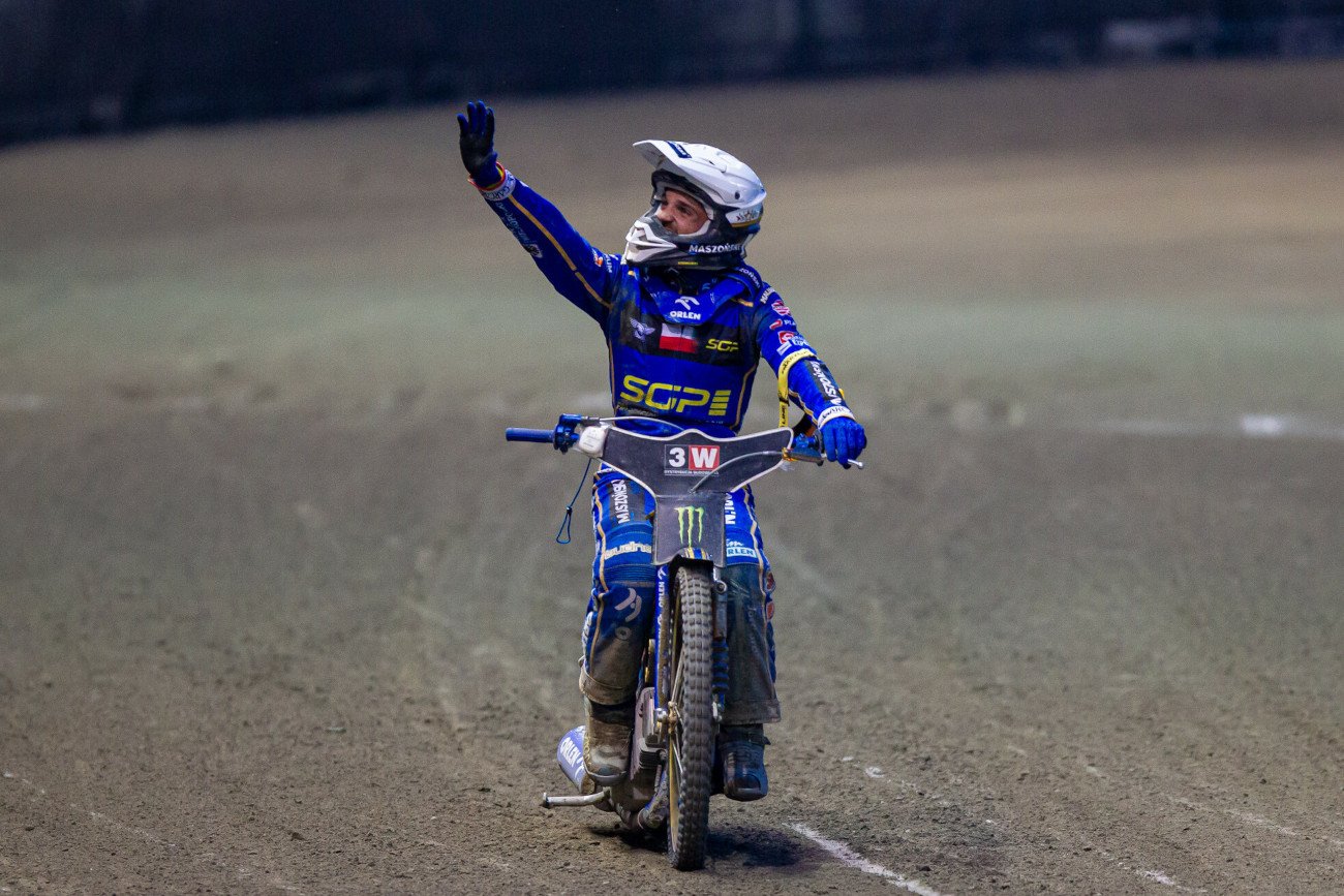 Bartosz Zmarzlik w sobotni wieczór, na torze w Malili, sięgnął po swój trzeci tytuł Indywidualnego Mistrza Świata na żużlu.