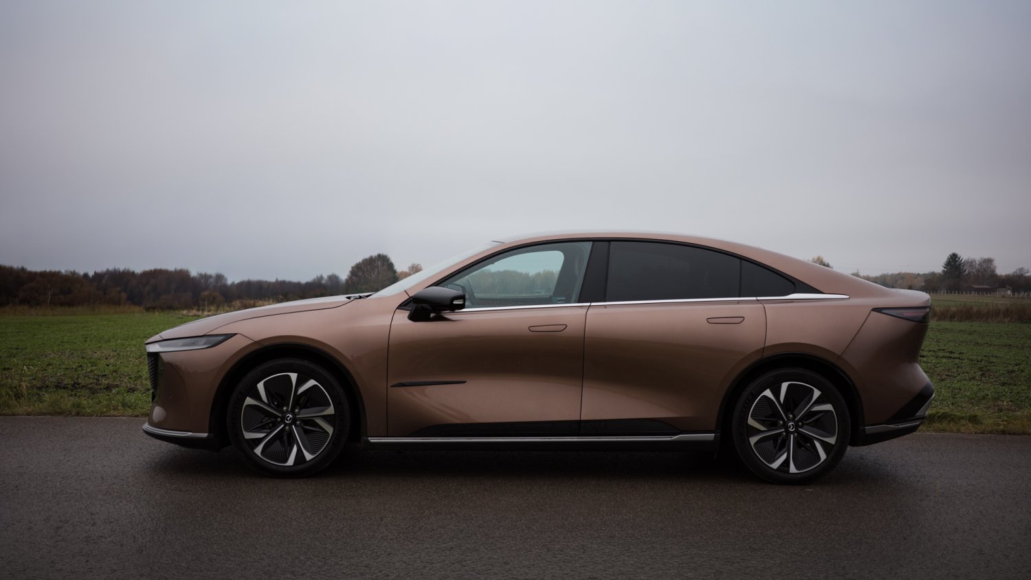 Mazda 6e to modny elektryk z oczywistą wadą. I wcale nie chodzi o zasięg