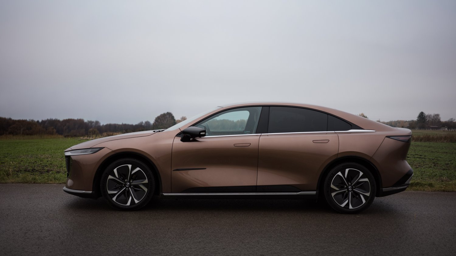 Mazda 6e to modny elektryk z oczywistą wadą. I wcale nie chodzi o zasięg Mazda 6e to modny elektryk z oczywistą wadą. I wcale nie chodzi o zasięg