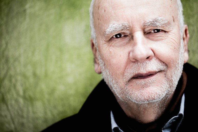 Zagajewski opublikował wiersz odnoszący się do obecnych poczynań rządu. Jego jakość jest wątpliwa.