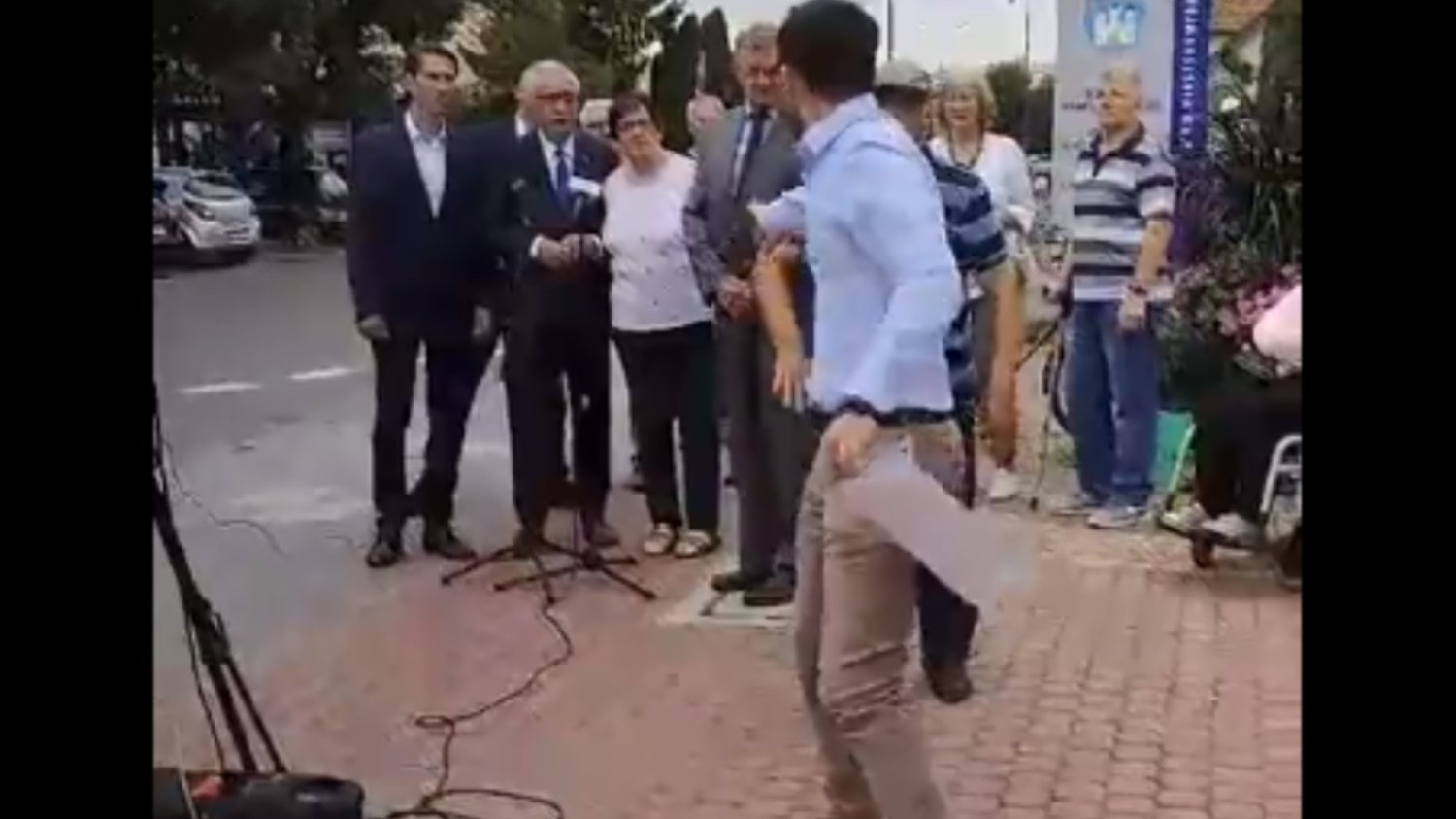 Działacz PiS zaatakował członka PO podczas konferencji.