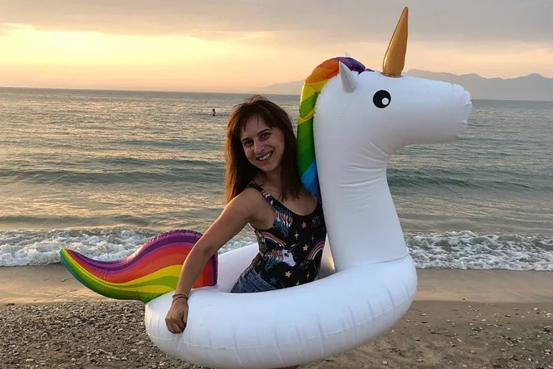 Justyna Suchecka od lat na łamach "Gazety Wyborczej" pisze o edukacji. Kilka tekstów poświęciła też "Tęczowemu Piątkowi", za co internauci wylali na nią falę hejtu.