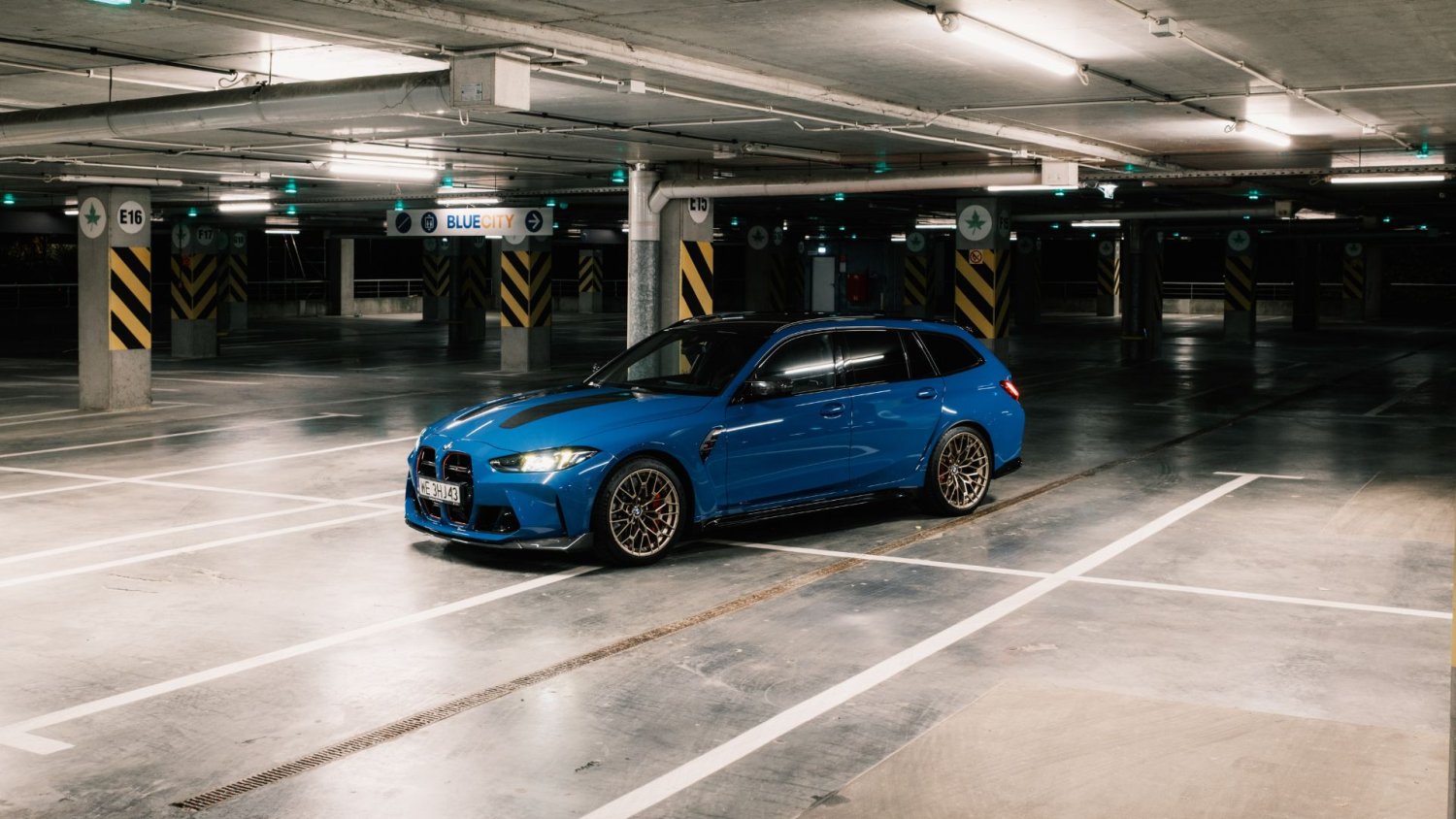 Jedno z najbardziej absurdalnych kombi. BMW M3 CS Touring uzależnia nie tylko kierowcę