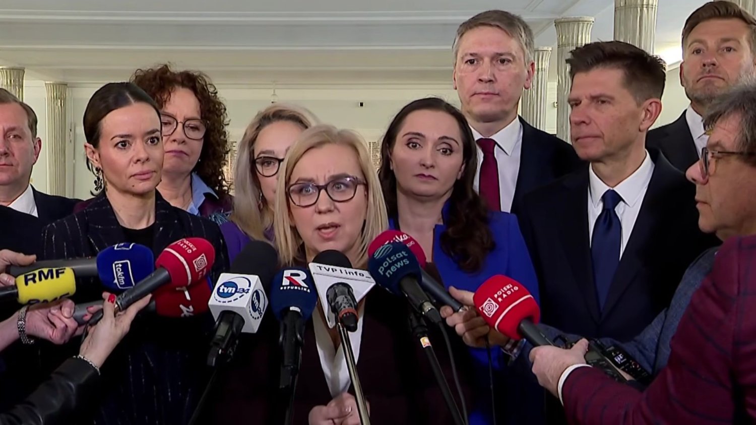 Posłowie odchodzą z Polski 2050. Zapowiadają nowy klub parlamentarny To koniec Polski 2050? Posłowie i senatorowie odchodzą