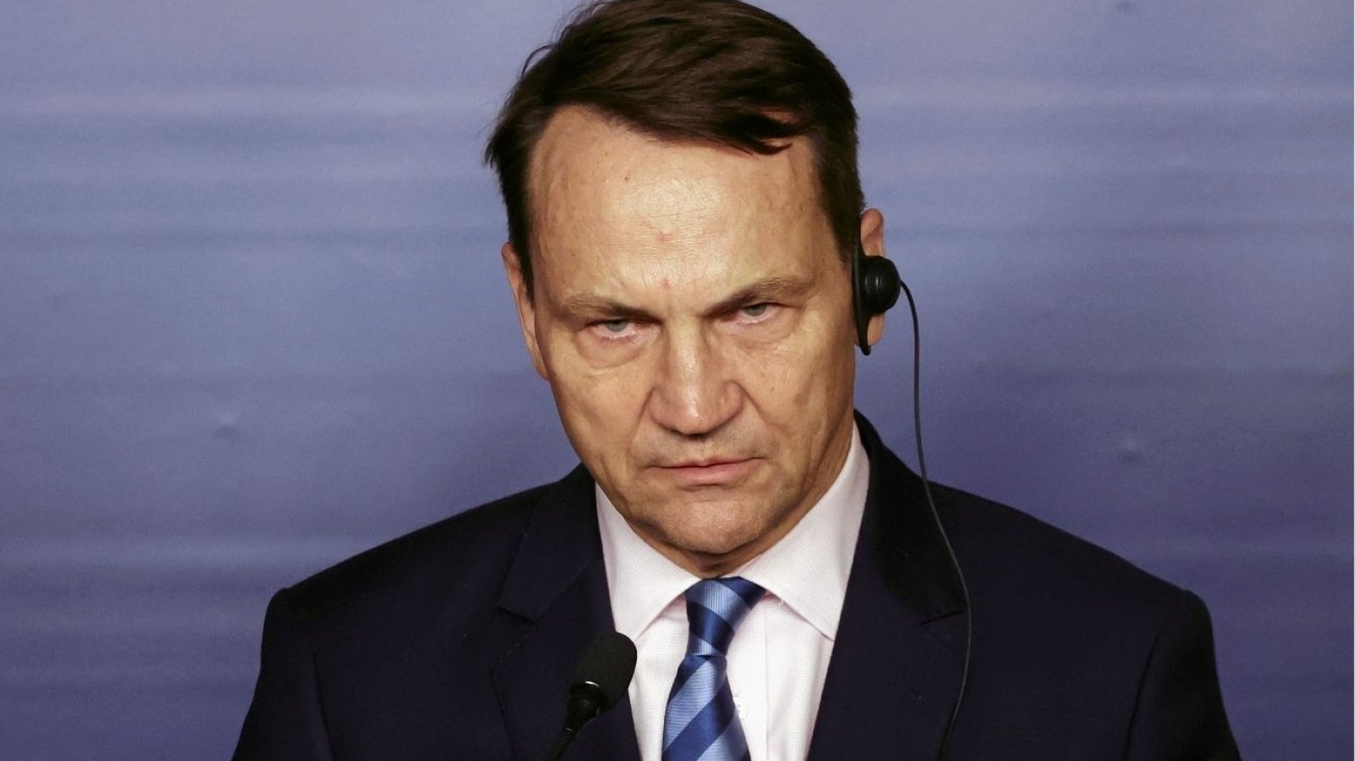 Radosław Sikorski zabrał głos po zatrzymaniu Polaka na Białorusi. Radosław Sikorski zabrał głos po zatrzymaniu Polaka na Białorusi.