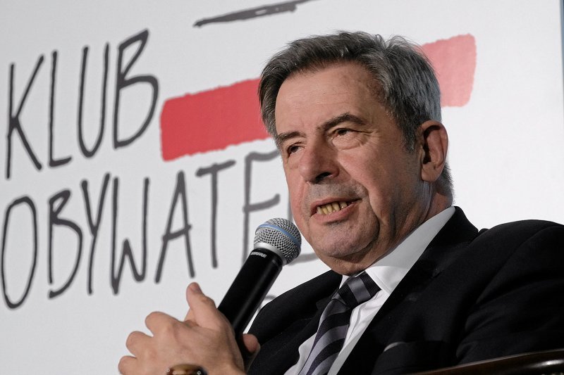 Zdaniem prof. Andrzeja Zolla zmiana ustawy o Trybunale Konstytucyjny przekreśla obowiązującą konstytucję.