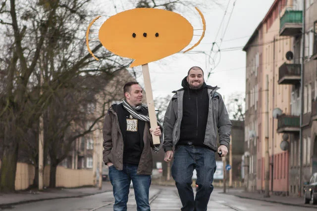 Łona i Weber z logo nowego albumu.