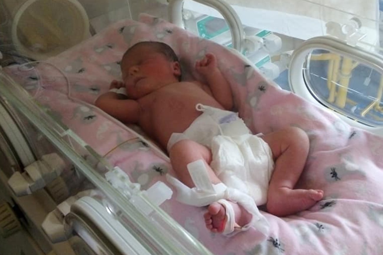 Poród w taksówce w Szczecinie. Kobieta urodziła córkę w drodze do szpitala