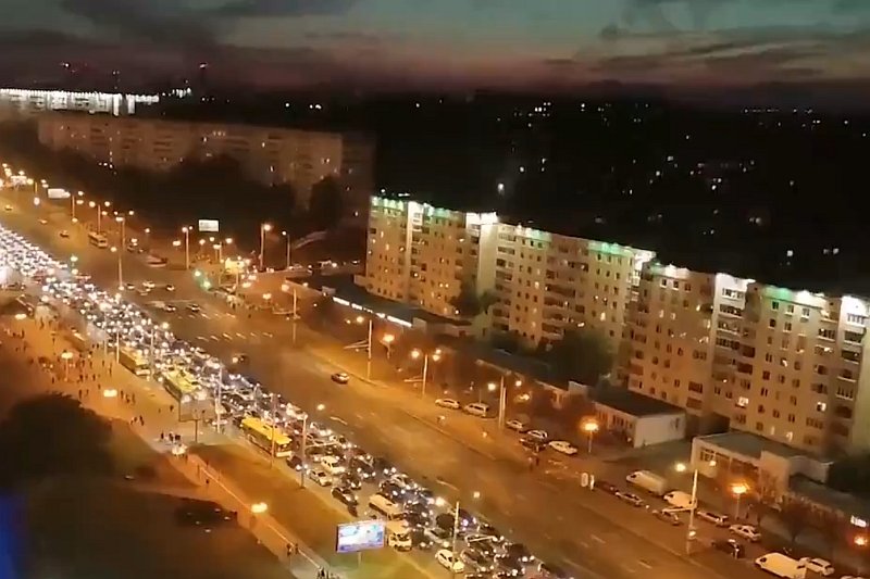 Na Białorusi wciąż trwają masowe protesty przeciwko ewidentnym fałszerstwom wyborczym i przedłużeniu rządów Aleksandra Łukaszenki.