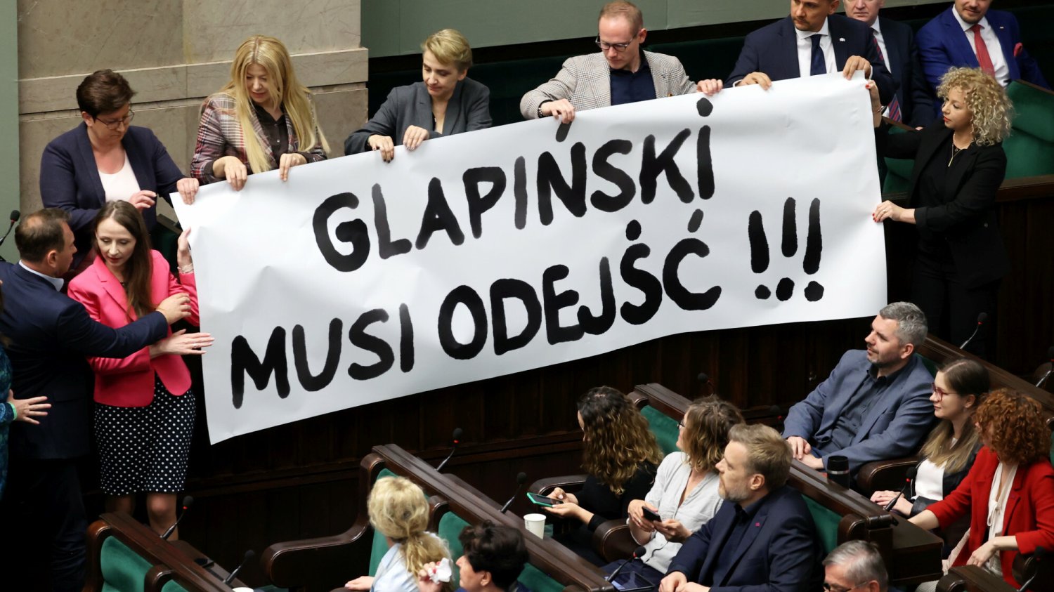 Burza po wyborze Glapińskiego na szefa NBP. Burza po wyborze Glapińskiego na szefa NBP