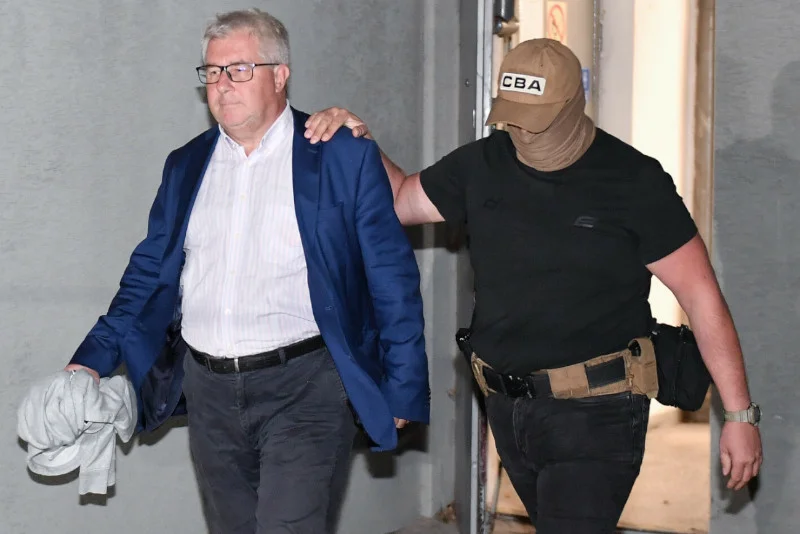 Zembaczyński z KO ma dyplom z Collegium Humanum. Co teraz zrobi poseł?