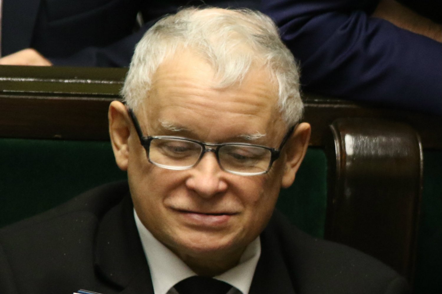 PiS traci w najnowszym sondażu CBOS dotyczącym wyborów parlamentarnych