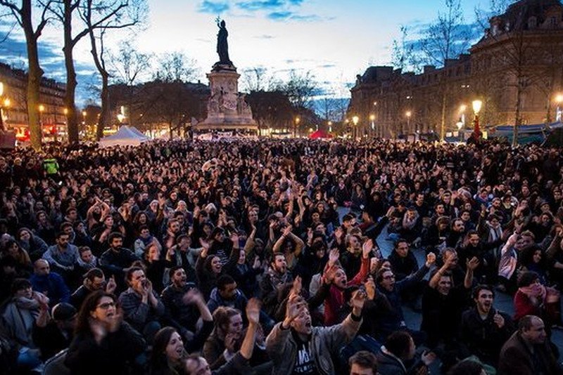 Protesty przeciwko zmianom prawa pracy we Francji. Tu: ruch młodzieżowy Nuit Debout w Paryżu.