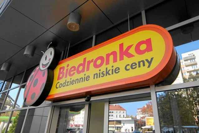 Szef Biedronki w Polsce "niespodziewanie" odwiedzi jeden ze sklepów. "Przebudowa wnętrza, nadgodziny i rwanie chwastów"