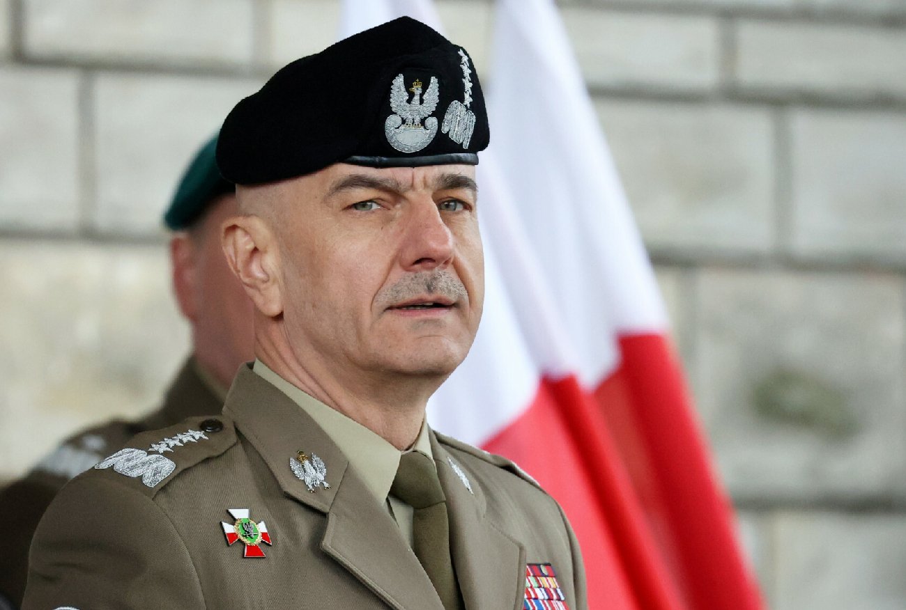 Gen. Andrzejczak rozwiał wszystkie plotki. Wiadomo, co z wyborami korespondencyjnymi.