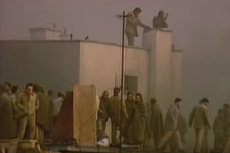 Kadr z filmu dokumentalnego o buncie w polskich więzieniach.