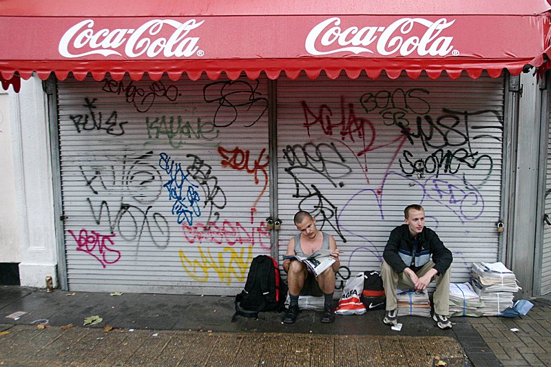 Bezdomni Polacy na ulicach Londynu.