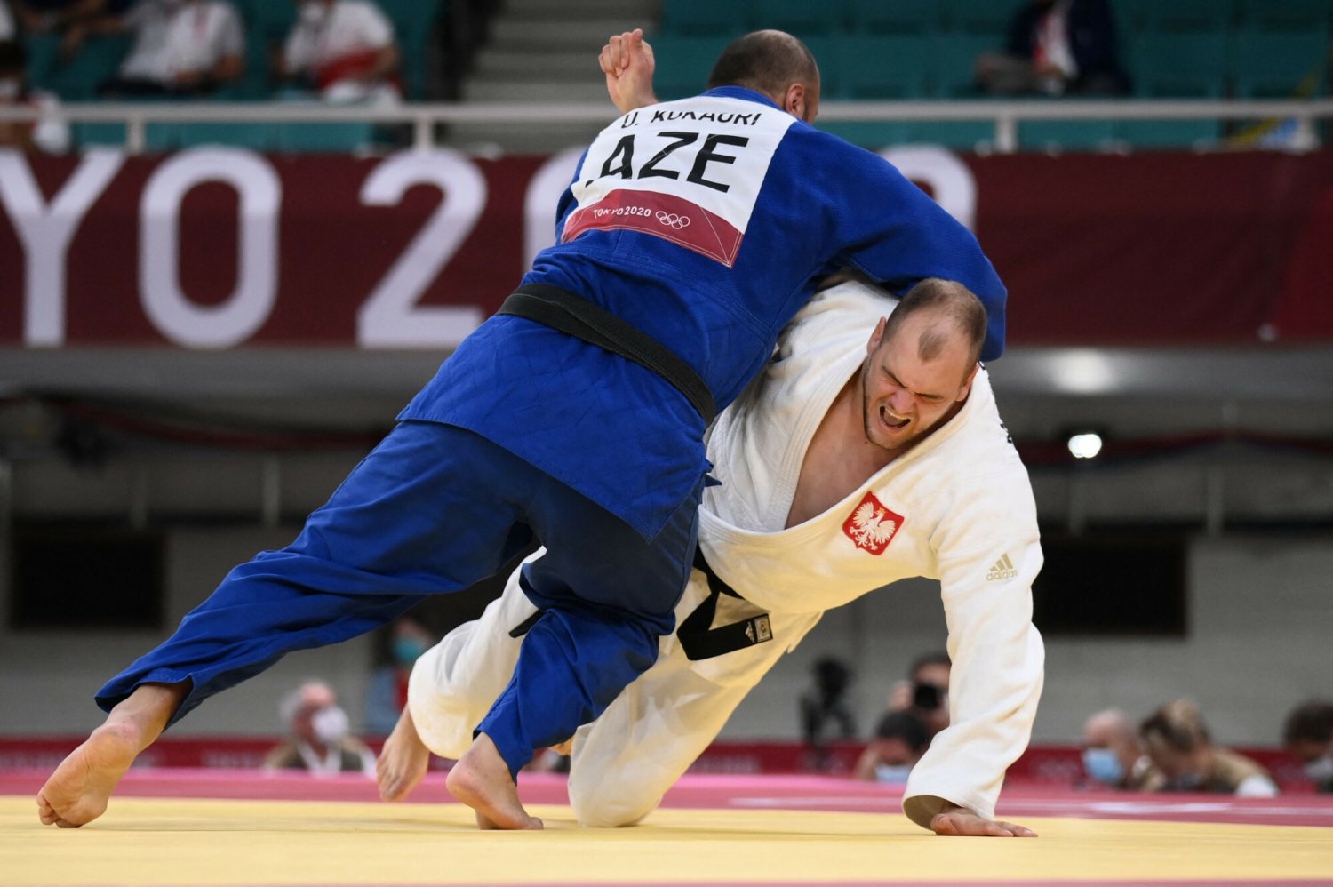 Maciej Sarnacki twardo walczył z Azerem, a ten brutalnie się z nim rozprawił