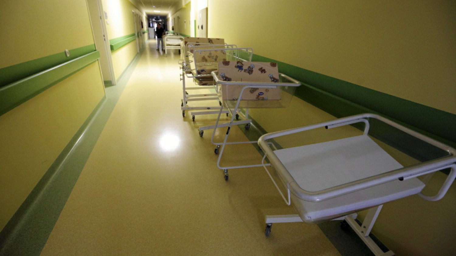 Rodziców "porwanego" dziecka nadal szuka policja, a lekarze z białogardzkiego szpitala dostają pogróżki.