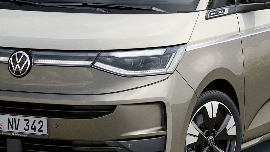 Nowy Volkswagen Multivan oficjalnie. Wygląda obłędnie i bije rekordy sprzedaży w Polsce. Jaka cena?