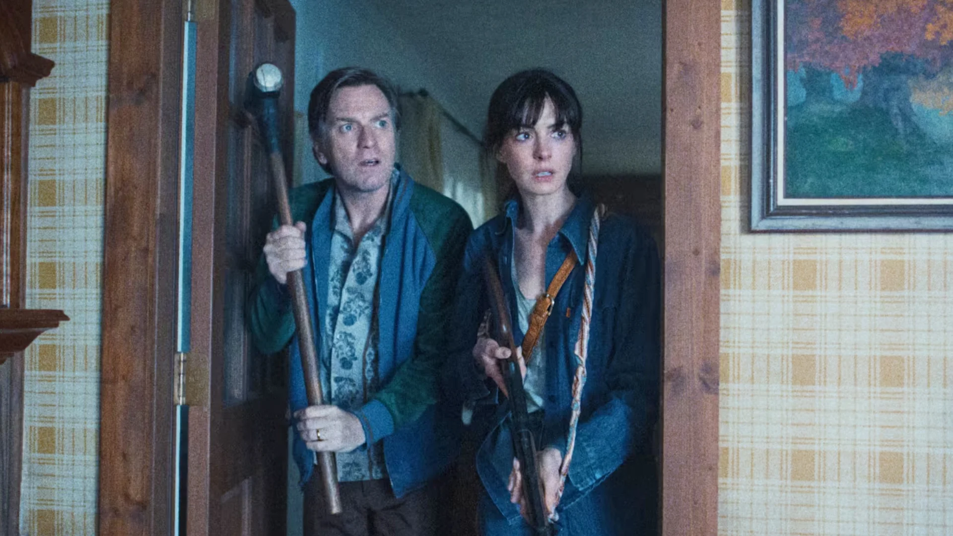 Ewan McGregor i Anne Hathaway w filmie "Koniec ulicy Dębowej"