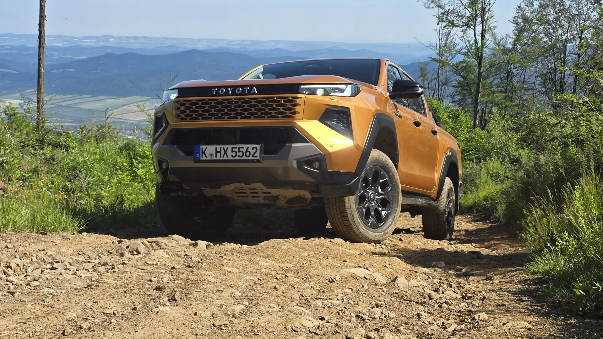 nowa Toyota Hilux