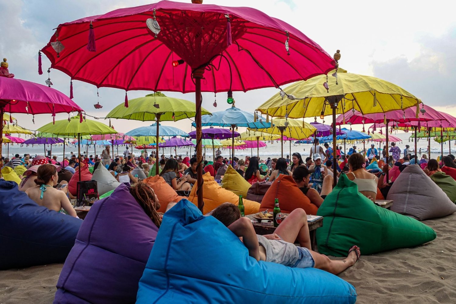 10 lat i deportacja za złamanie prawa na Bali
