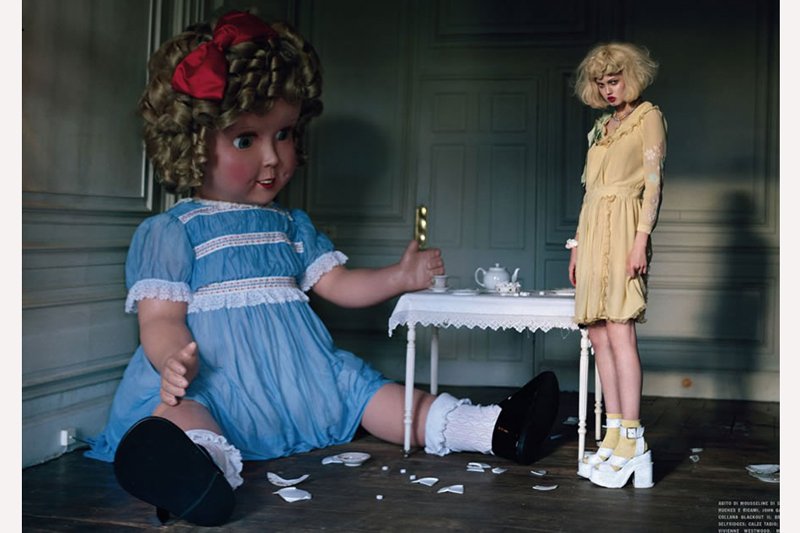 "Like a Doll" - Lindsey Wixson w obiektywie Tima Walkera.