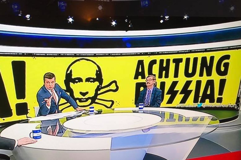 Tak wyglądała oprawa programu Michała Rachonia w TVP Info.