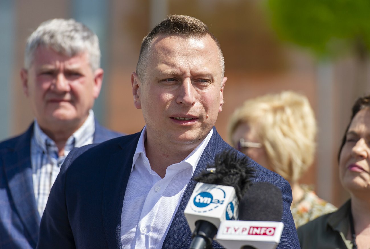 Nagranie z lotu Black Hawka. "Ja pier***le, dzieci!". Brejza interweniuje.