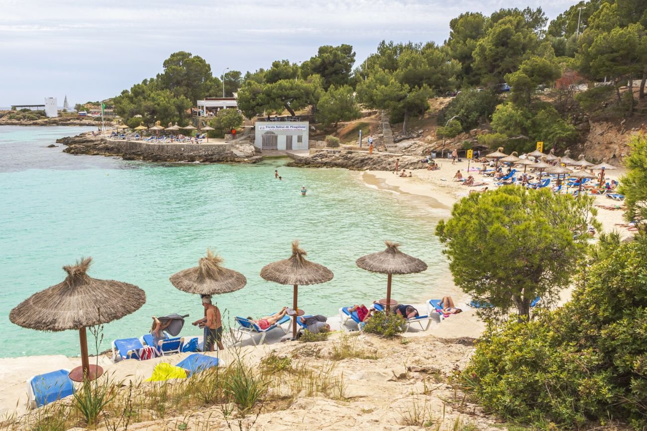 Nielegalni lokatorzy w hotelu w Hiszpanii Eksmisja nielegalnych lokatorów w hotelu w Hiszpanii