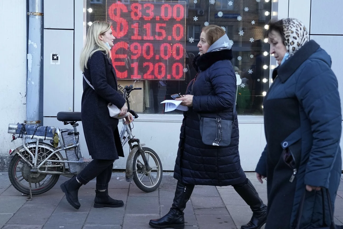 Rosjanie szukają w Google sposobów na emigrację z kraju. To efekt sankcji i wojny w Ukrainie.