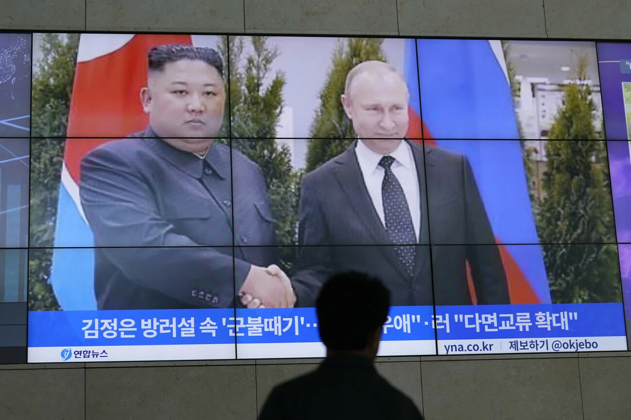 Dyktator Korei Północnej Kim Dzong Un ma się spotkać z prezydentem Rosji Władimirem Putinem "na Dalekim Wschodzie Rosji".