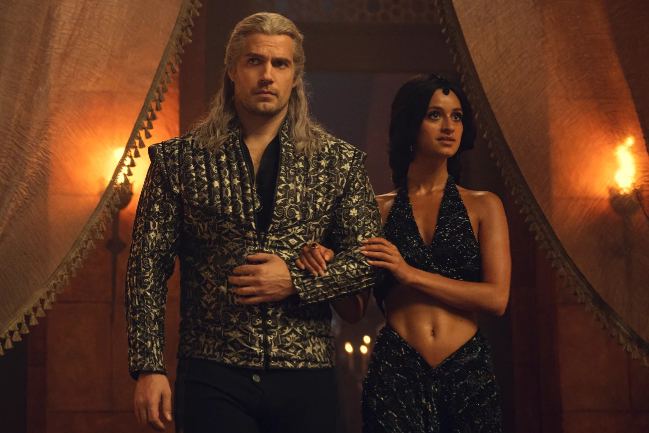 Henry Cavill jako Geralt z Rivii i Anya Chalotra jako Yennefer z Vengerbergu w 3. sezonie "Wiedźmina".