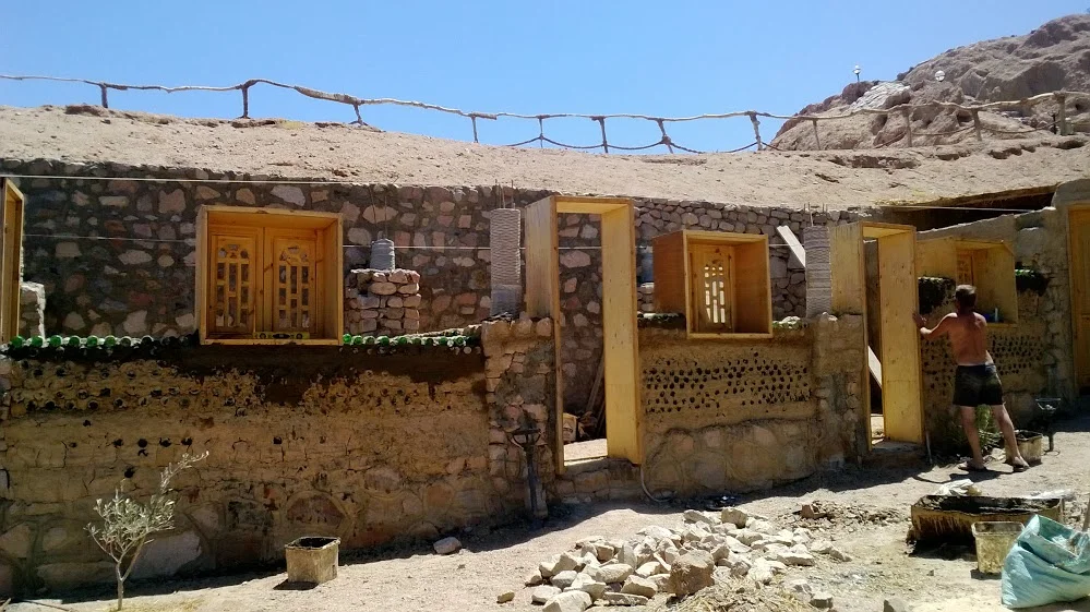 Panorama Mountain Eco Camp Dahab budowa bazy wolontariasckiej