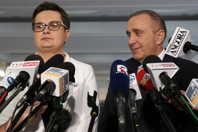 Nowoczesna znalazła się zaledwie tuż nad progiem wyborczym w najnowszym sondażu IBRIS. Platformie Obywatelskiej poparcie natomiast nieco wzrosło.